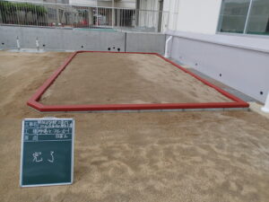 施工事例「箭田小学校砂場工事完成」のサムネイル